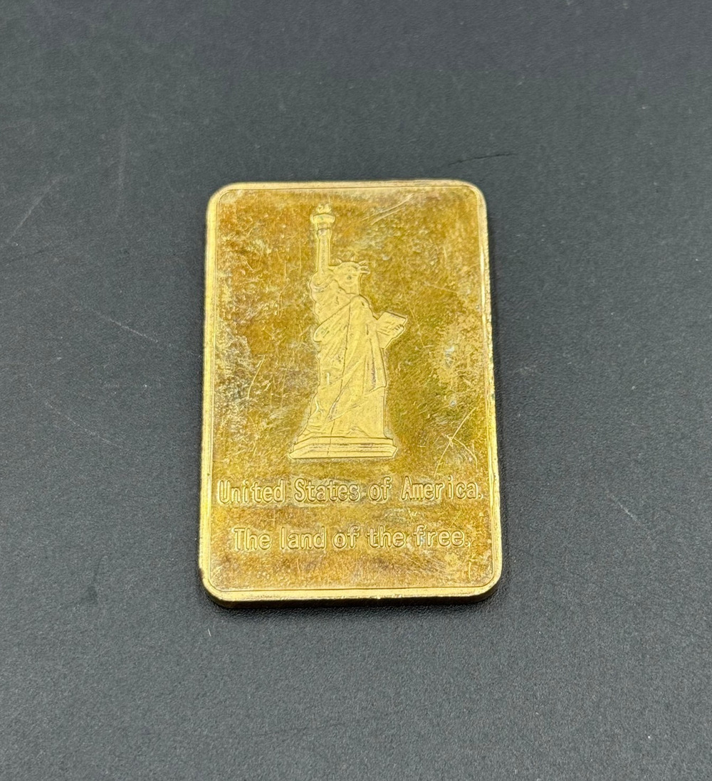 Statue of Liberty Commemorative Square Coin The Land of the Free Gold Tone